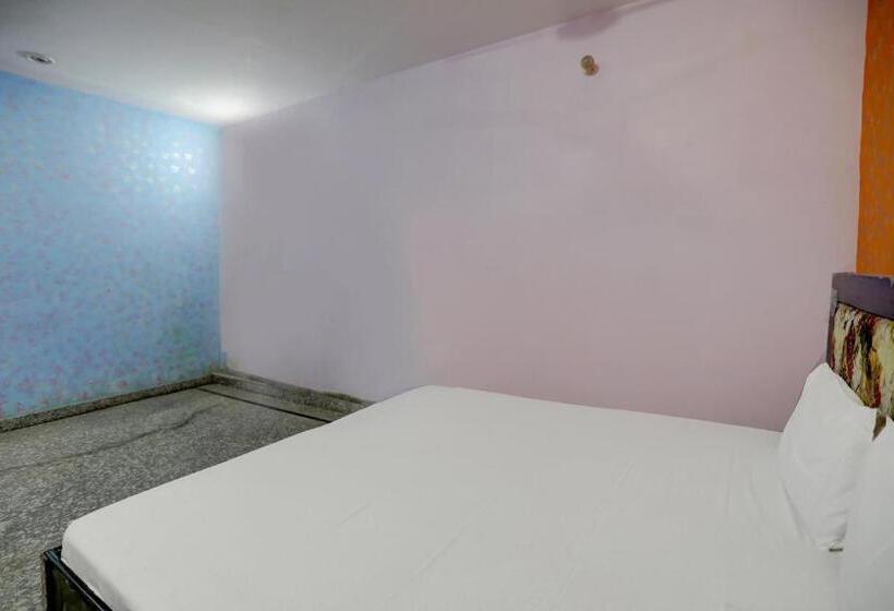 Oyo Hotel Gayatri Palace