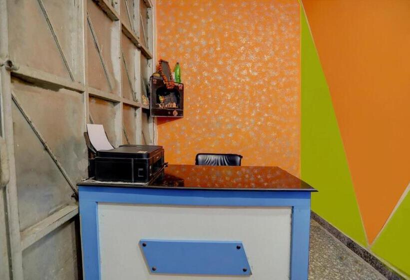 Oyo Hotel Gayatri Palace