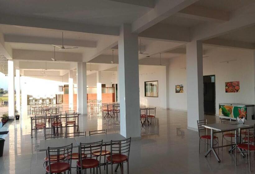 Oyo Hotel Hr International Restaurant