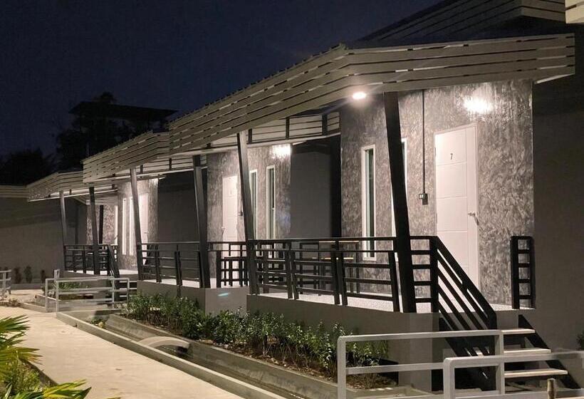 ペンション บ้านไร่แสงจันทร์ รีสอร์ท