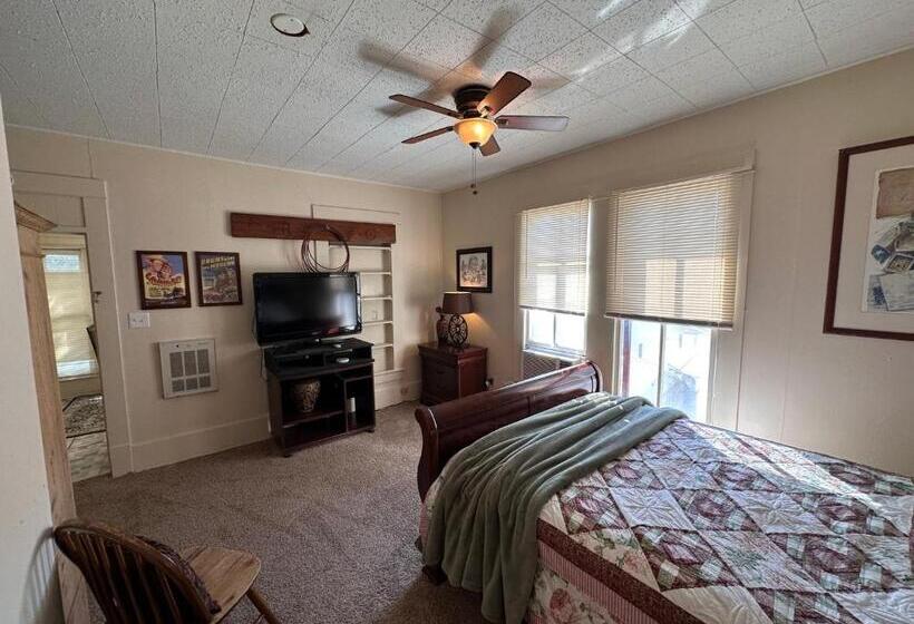 펜션 Carriage Inn   Tarpley Suite 5