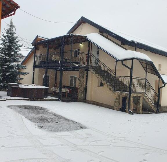 پانسیون Casa Laurentiu