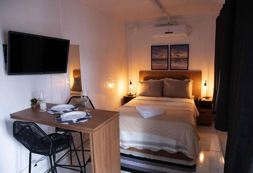 ペンション Container Guest House