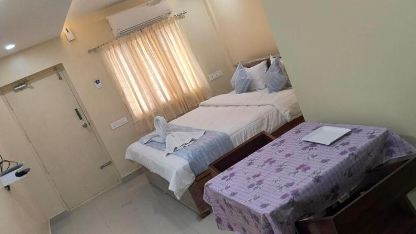 פנסיון Coral Stays Inn