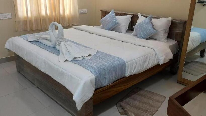 פנסיון Coral Stays Inn