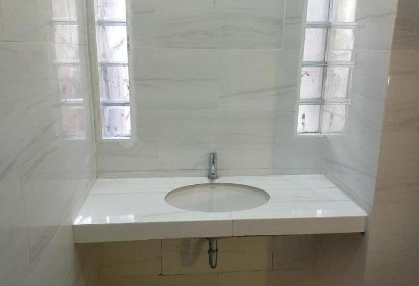 פנסיון Escotel Villa Marga