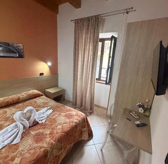 פנסיון Mandanici :borgo Marsalini 2.0