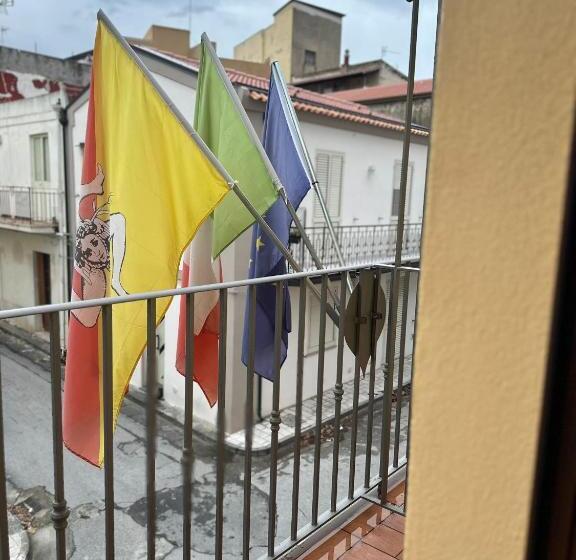 פנסיון Mandanici :borgo Marsalini 2.0