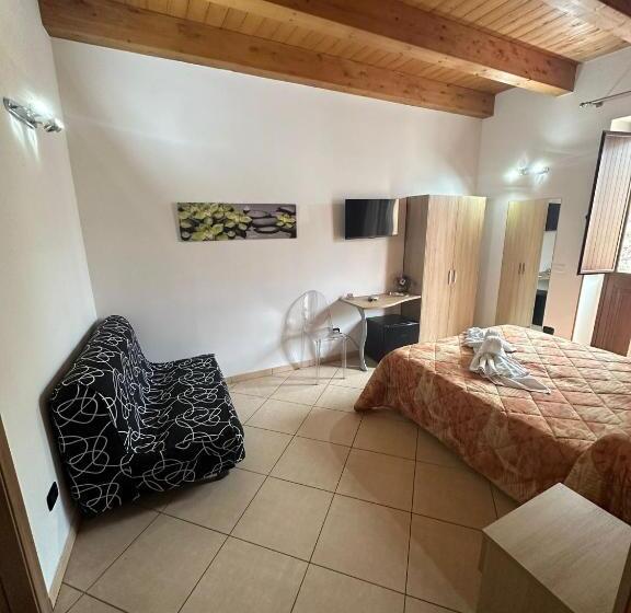 פנסיון Mandanici :borgo Marsalini 2.0