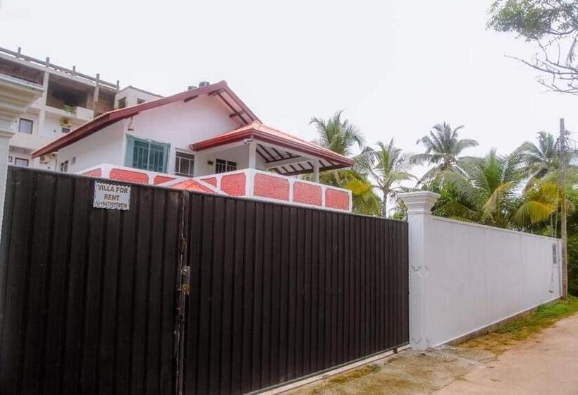 بنسيون Mirissa Diamond Beach Villa