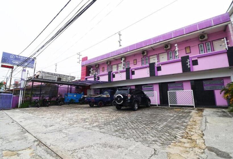 פנסיון Paus Guest House Pekanbaru