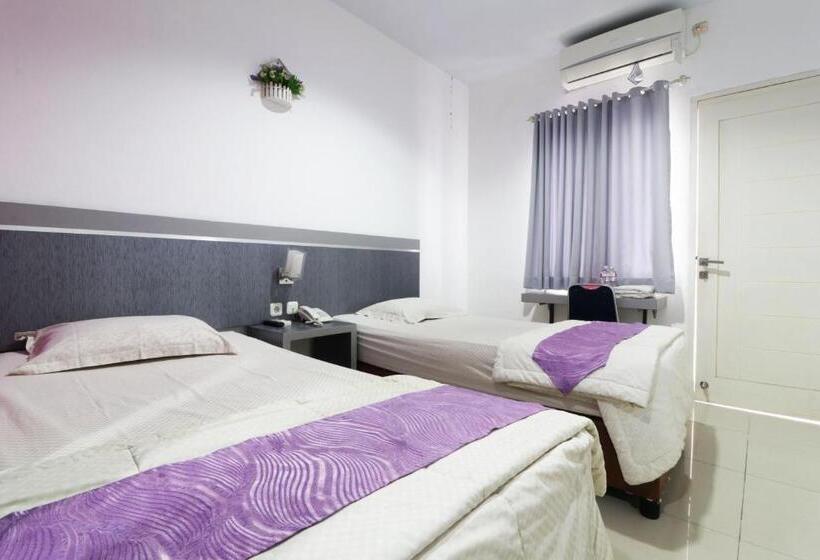 پانسیون Paus Guest House Pekanbaru