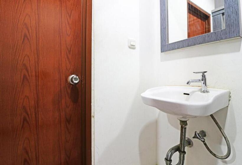 پانسیون Paus Guest House Pekanbaru