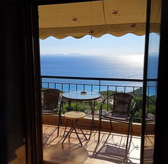 פנסיון Rooms To Let Spiropali