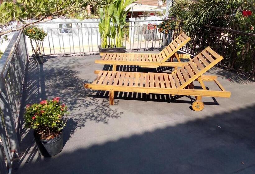 Пансион The Chill River Boutique Villa