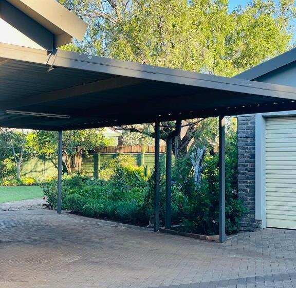 Пансион The M Pire Cottage