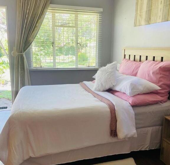 Пансион The M Pire Cottage