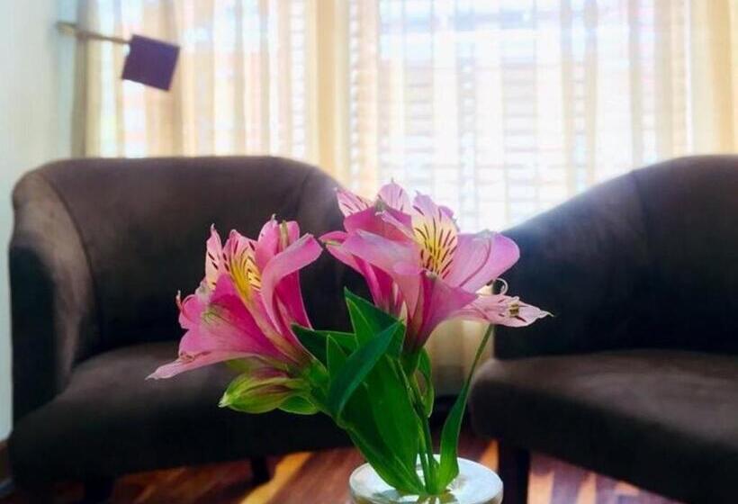 펜션 Tom S Place Guest House