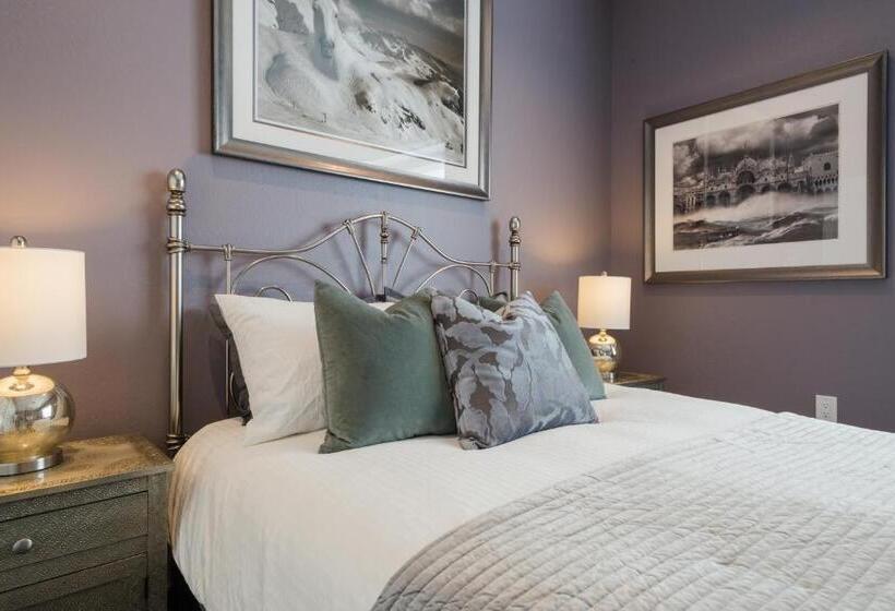 Petaluma Warehouse Lofts Unit C