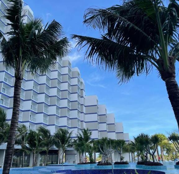 استراحتگاه Arena Cam Ranh Sea View