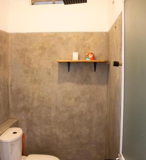 The Stables Hotel Midigama