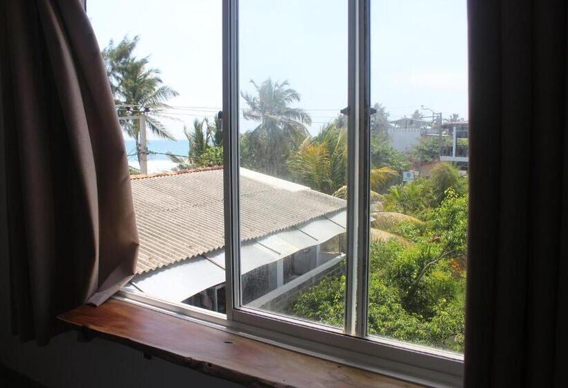 The Stables Hotel Midigama