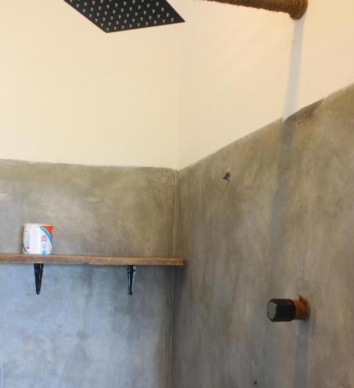 The Stables Hotel Midigama