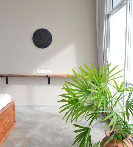 The Stables Hotel Midigama