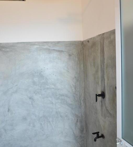 The Stables Hotel Midigama