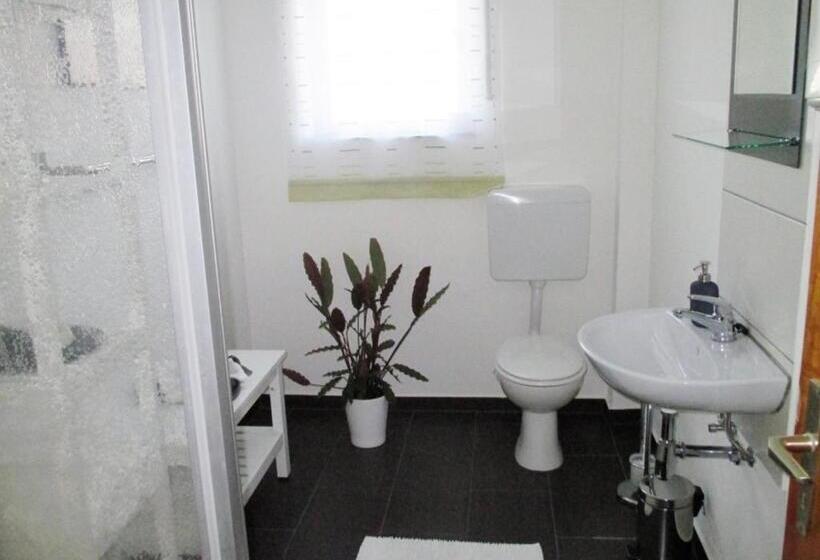 ユースホステル Lenche Gasthaus Neumayer