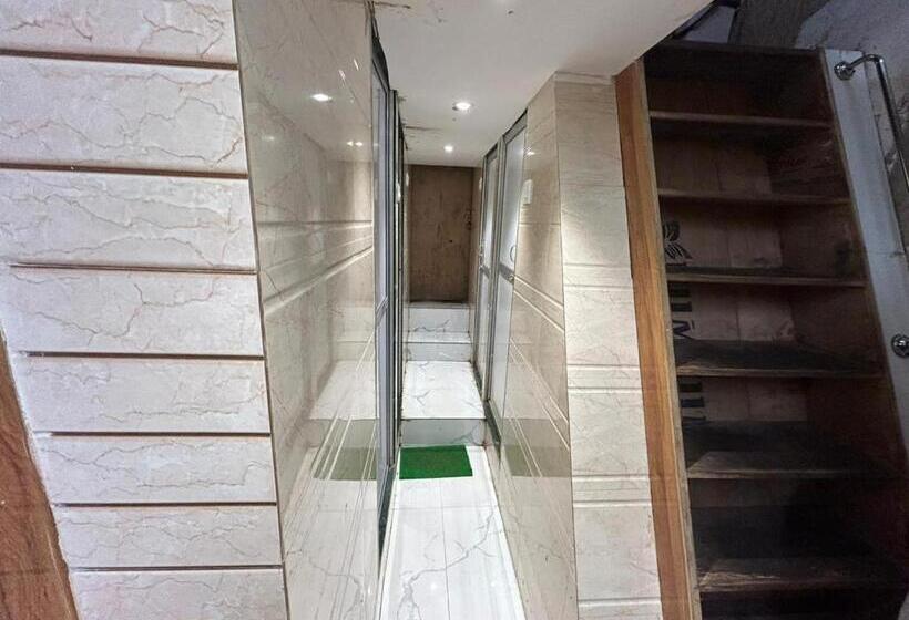 هاستل Sai Sharan Dormitory Near Dadar Railway Station