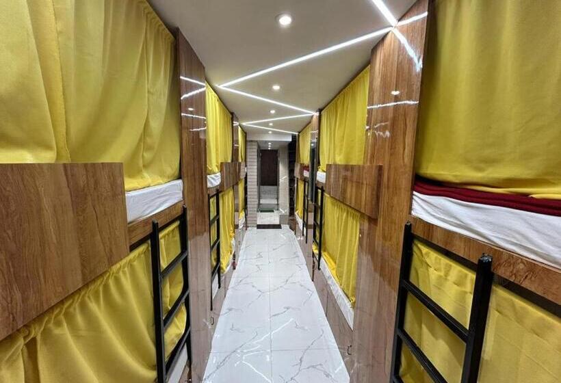 هاستل Sai Sharan Dormitory Near Dadar Railway Station