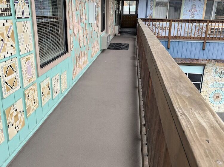 Ashland Commons Hostel