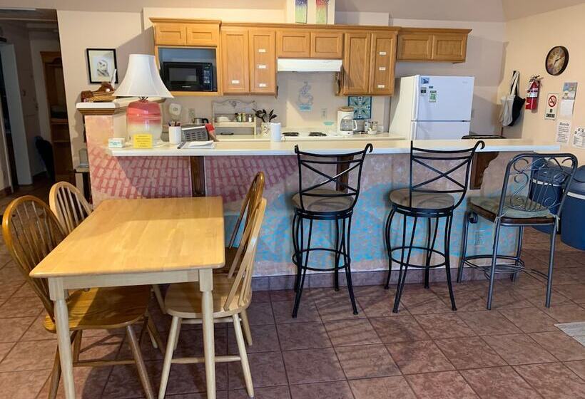 Ashland Commons Hostel