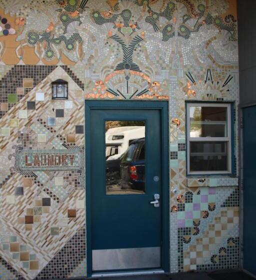 Ashland Commons Hostel