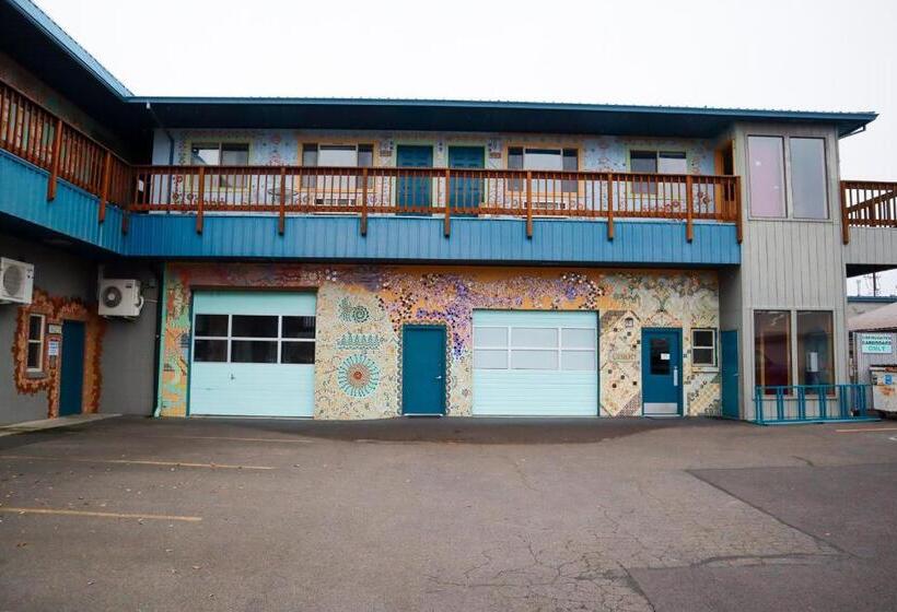 Ashland Commons Hostel