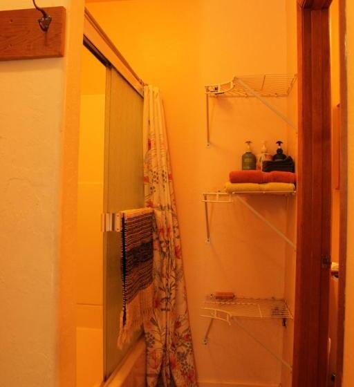 Ashland Commons Hostel