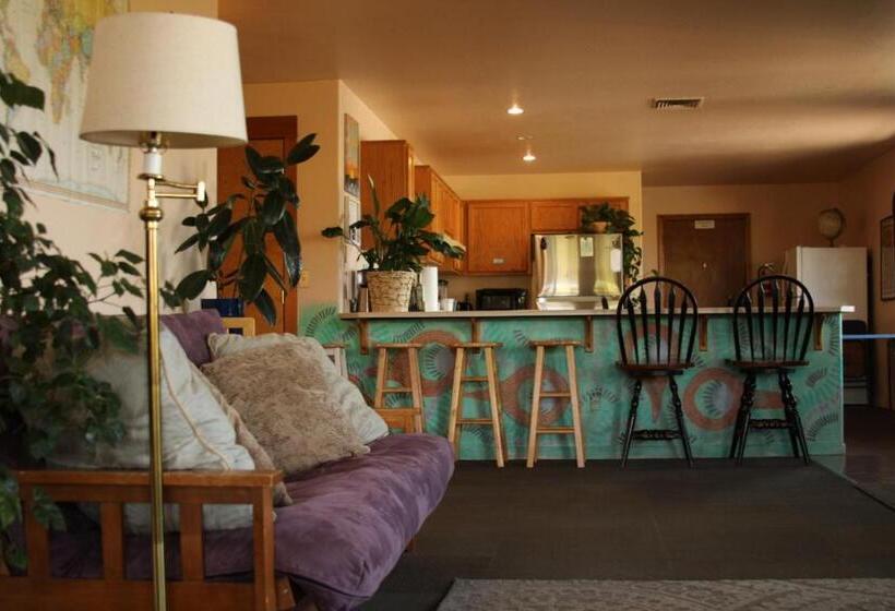 Ashland Commons Hostel