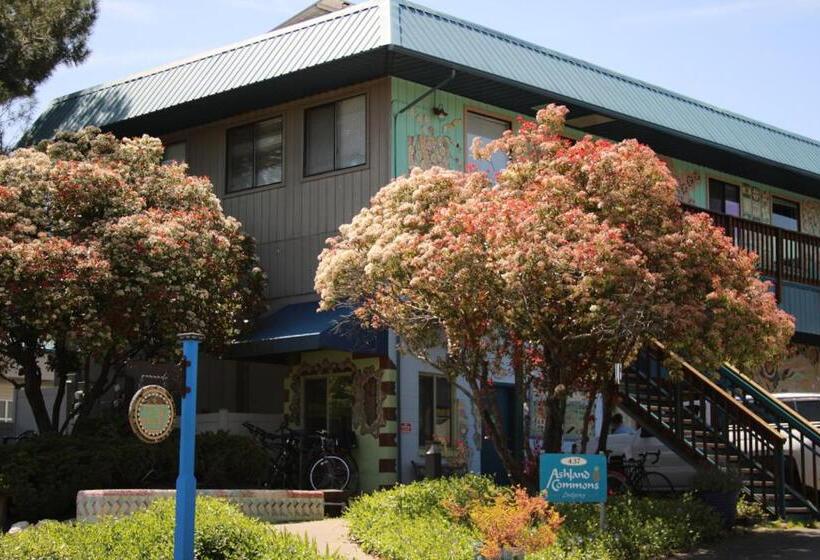 Ashland Commons Hostel