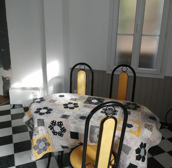 住宿加早餐  Au Logis De Véchillot