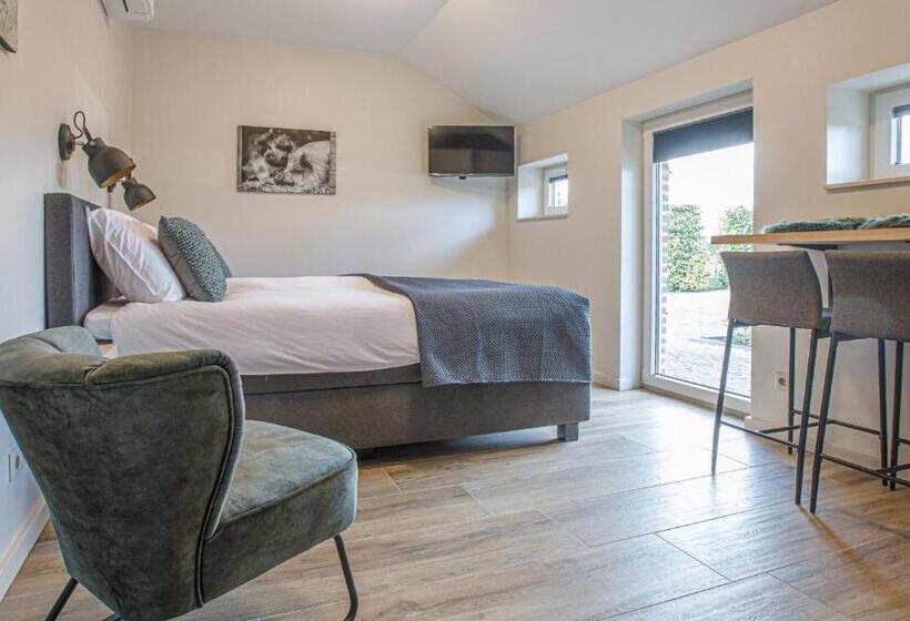 تختخواب و صبحانه Barn24   The Sty