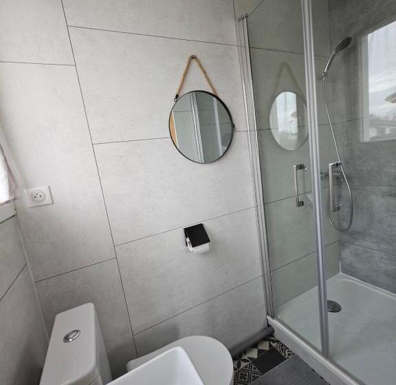 مبيت وإفطار Chambre Indépendante, Privée Climatisée Avec Parking