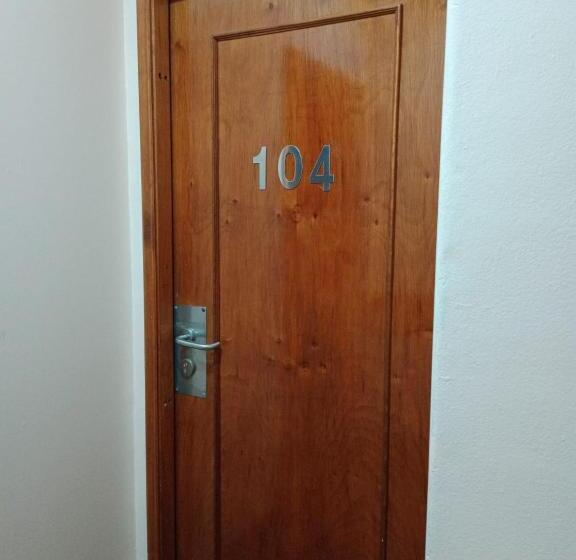 민박 Dallas Housen