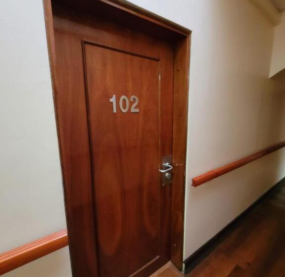 민박 Dallas Housen