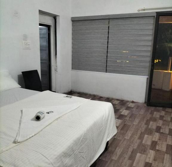 مبيت وإفطار Funky Art Beach Home