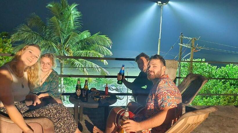 مبيت وإفطار Funky Art Beach Home