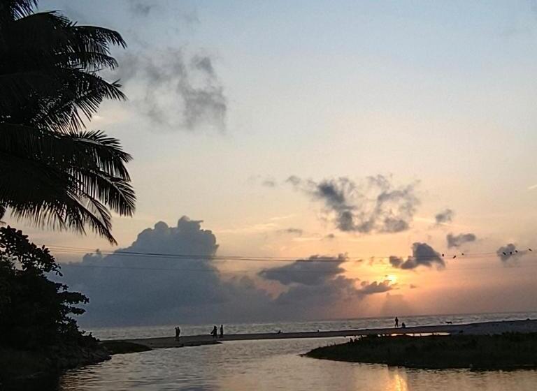 مبيت وإفطار Funky Art Beach Home