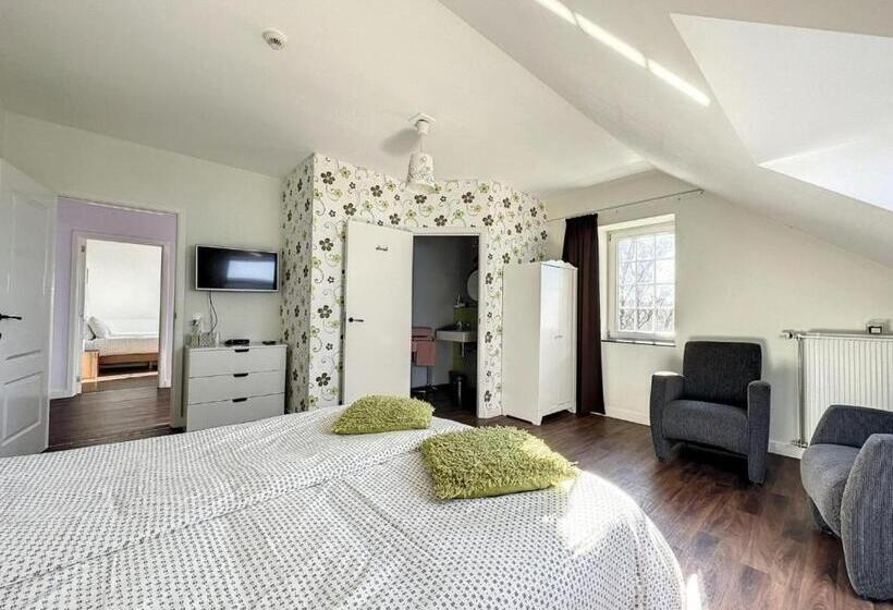 Bed and Breakfast La Cour De Grandmenil