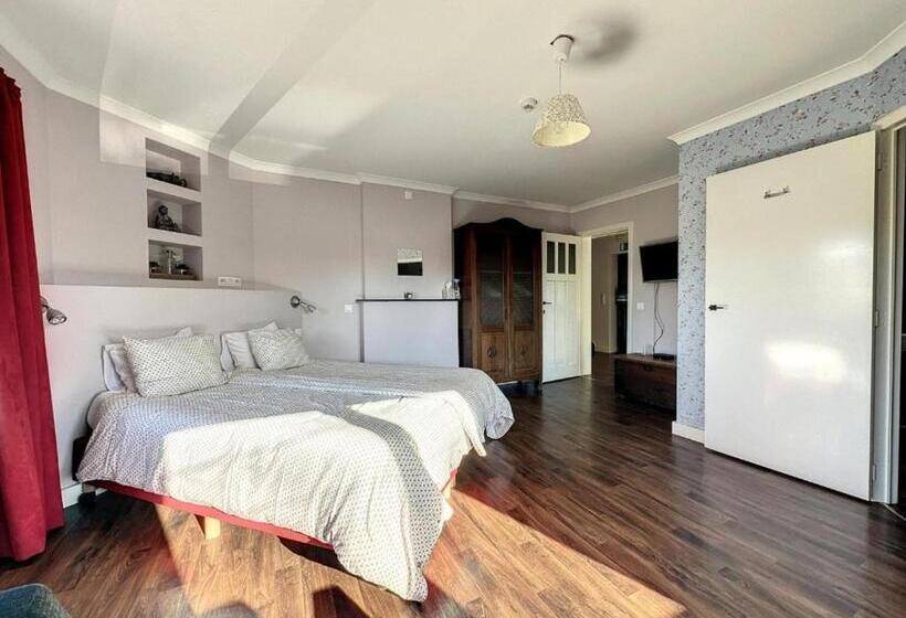 Bed and Breakfast La Cour De Grandmenil