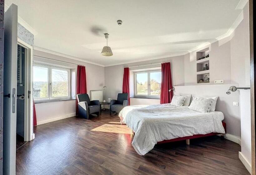 Bed and Breakfast La Cour De Grandmenil